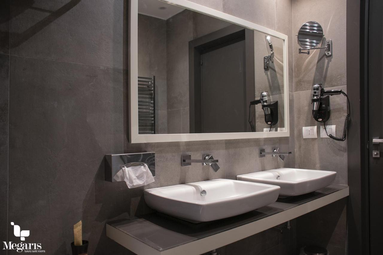 Couette-café Megaris Luxury