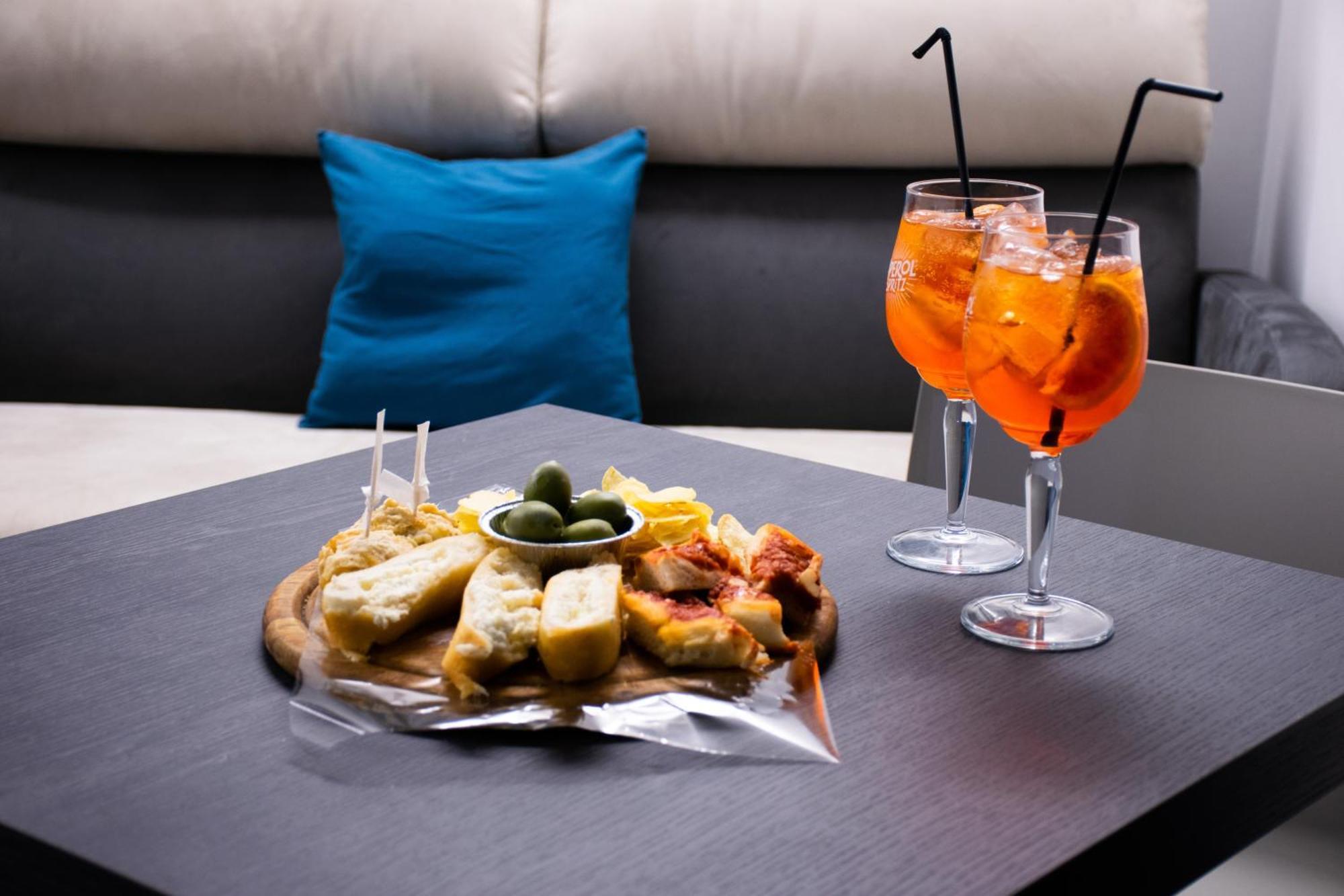 Megaris Luxury Couette-café